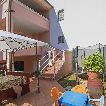 Apartament Sandro *
